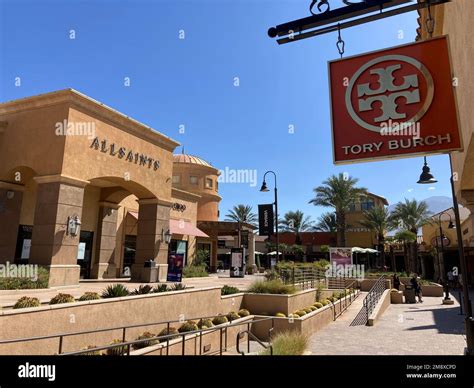 gucci outlet mall los angeles|cabazon premium outlet los angeles.